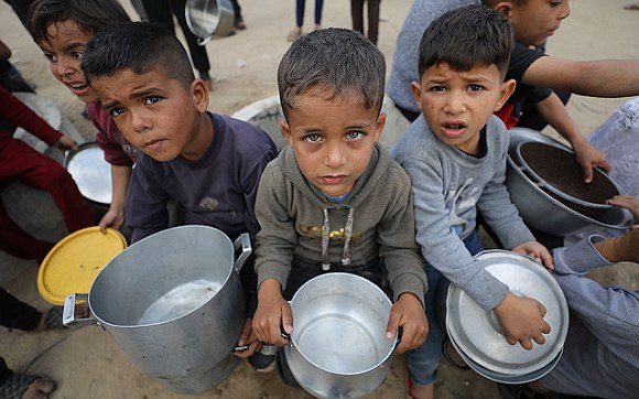 غوتيريش: الحصار والتجويع الصهيوني في غزة سخرية من القانون