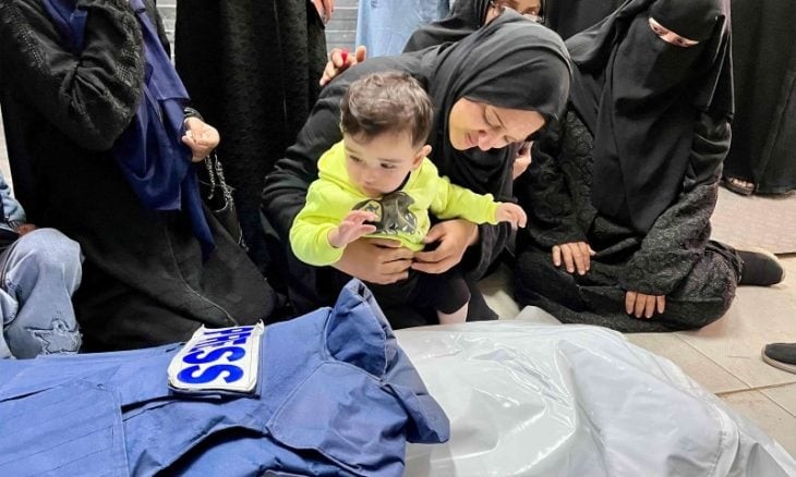 استشهاد أربعة صحفيين فلسطينيين بقصف العدو الصهيوني لغزة