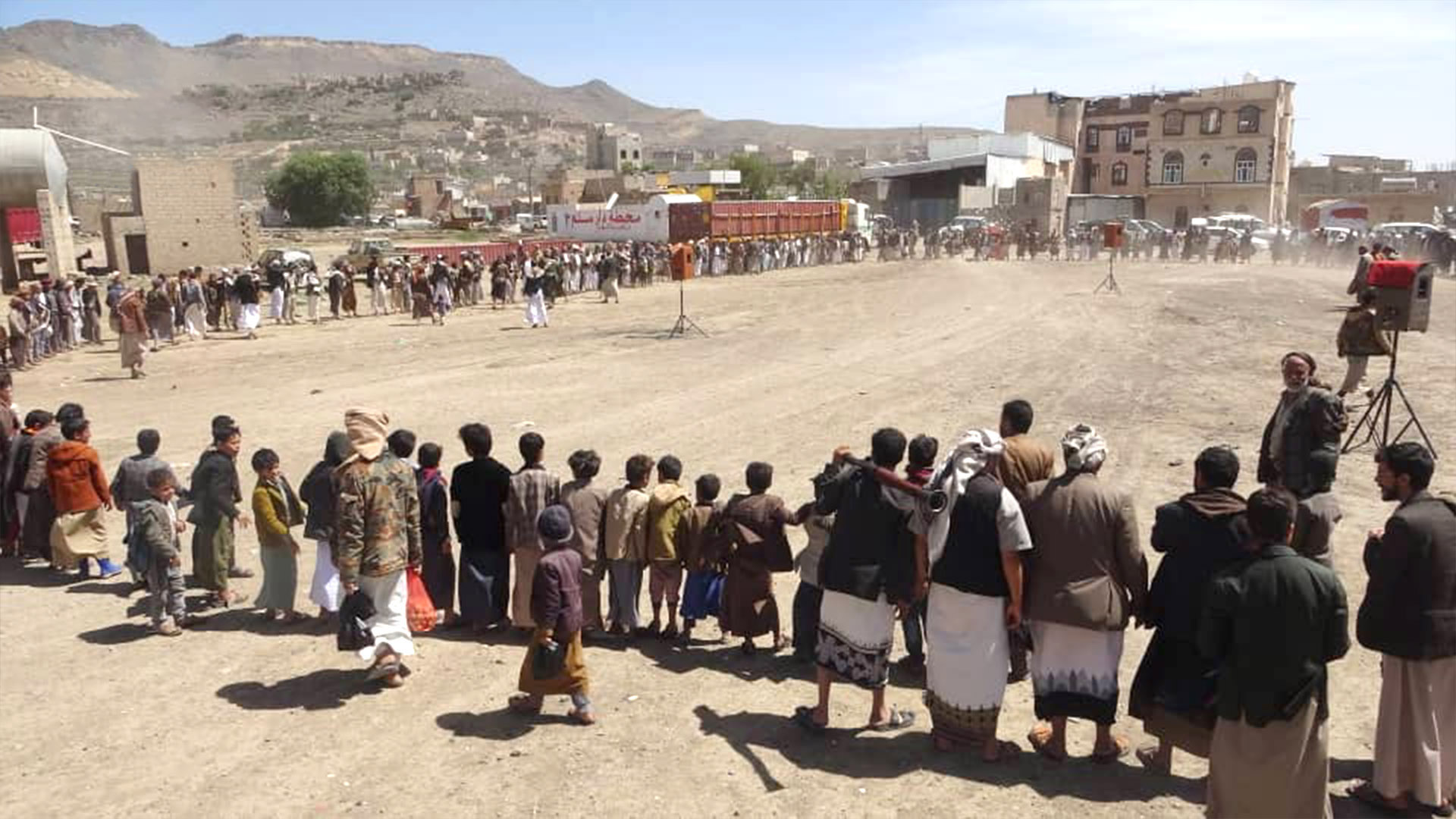 وقفة قبلية مسلحة في بني مطر بصنعاء إعلانًا للنفير العام وإسناداً لغزة