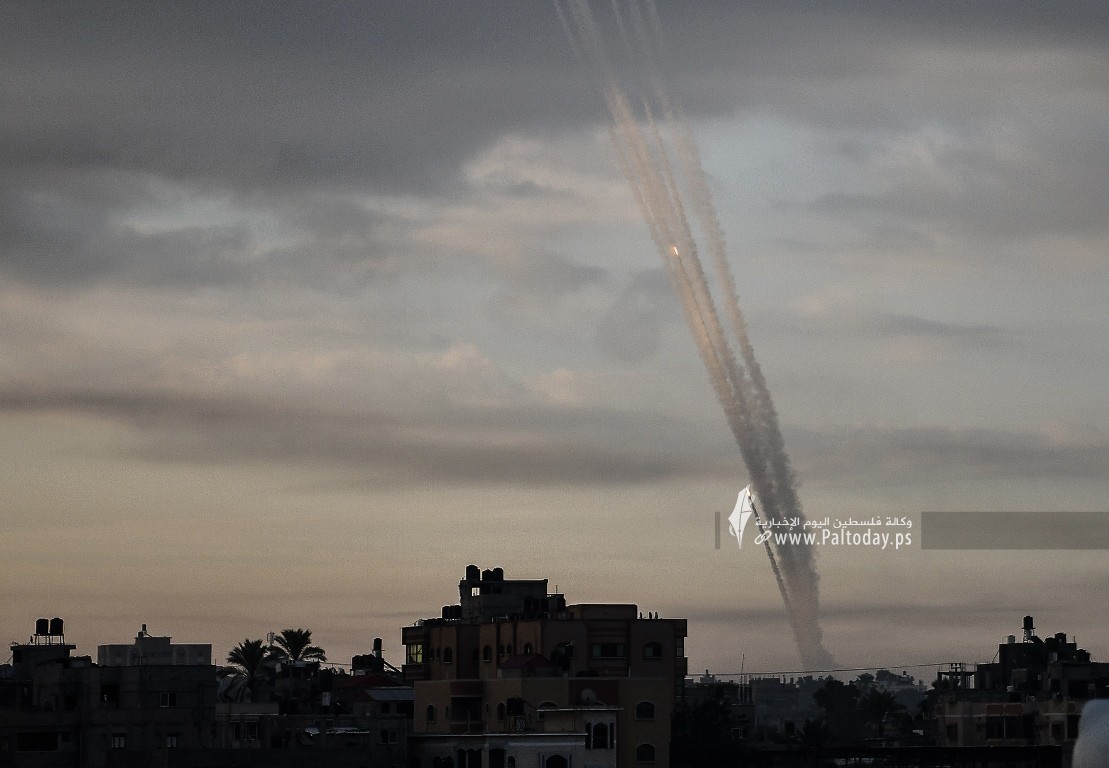 إعلام العدو: اطلاق صاروخين من غزة تجاه "كيسوفيم"