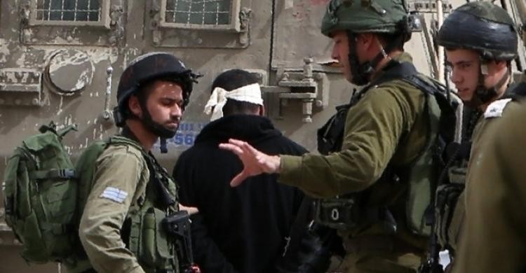 العدو يعتقل 20 فلسطينياً من الضفة الغربية