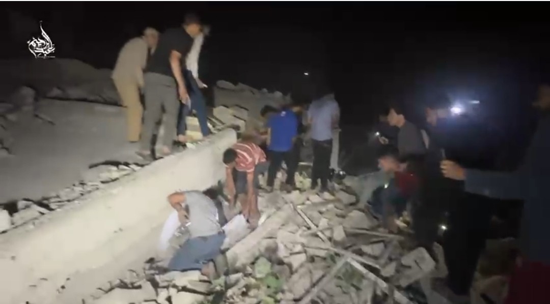 الدفاع المدني بغزة: أكثر من 50 شهيدًا ومفقودًا بقصف منزل عائلة دردونة في جباليا البلد