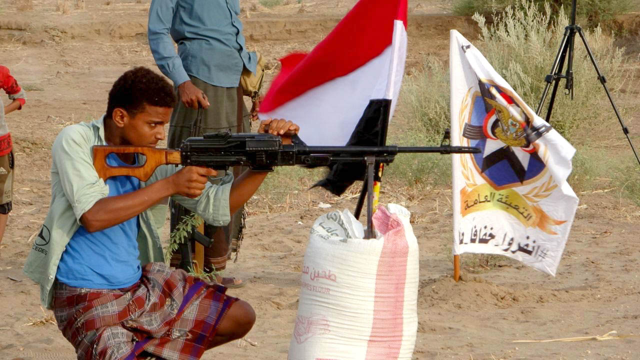 مناورتان وتطبيق قتالي لخريجي التعبئة في مديريتي المنيرة والقناوص بالحديدة