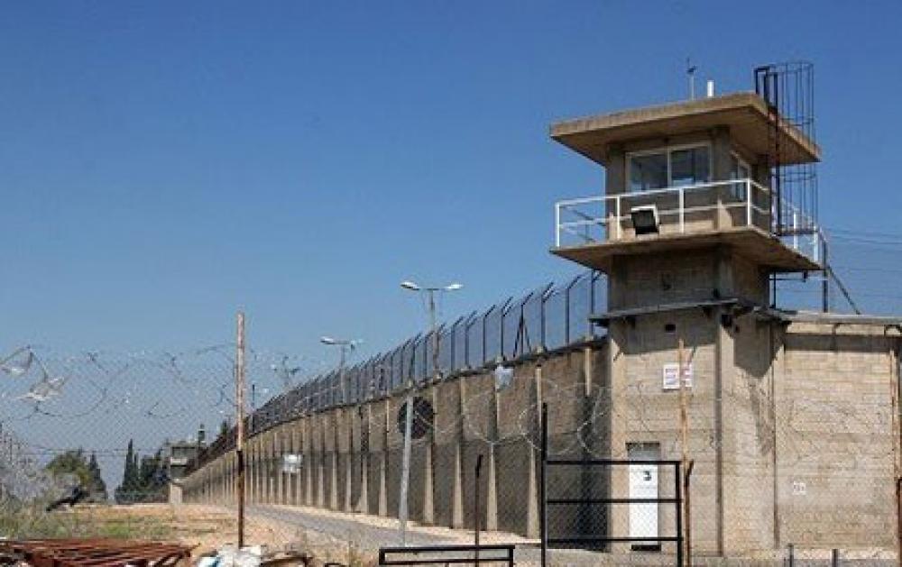 المركز الفلسطيني للدفاع عن الأسرى: استشهاد معتقل من طولكرم في سجون العدو جريمة جديدة في سجل التعذيب