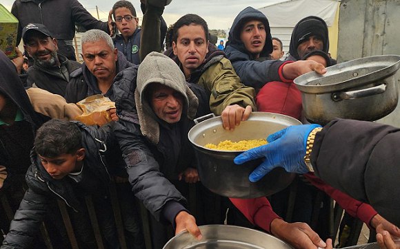 "الأونروا": نواجه وضعا مروعا يعيشه الفلسطينيون في غزة