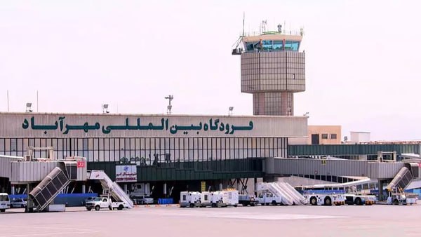 إيران تعيد فتح أجوائها أمام الرحلات الدولية