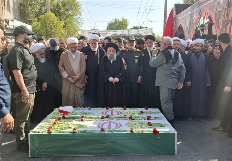 تشييع مهيب للشهيد رشيد وابنه في دزفول الإيرانية