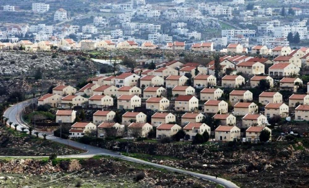 الكيان الصهيوني يناقش خطة لبناء وحدات استيطانية خلف جدار الفصل بالضفة المحتلة
