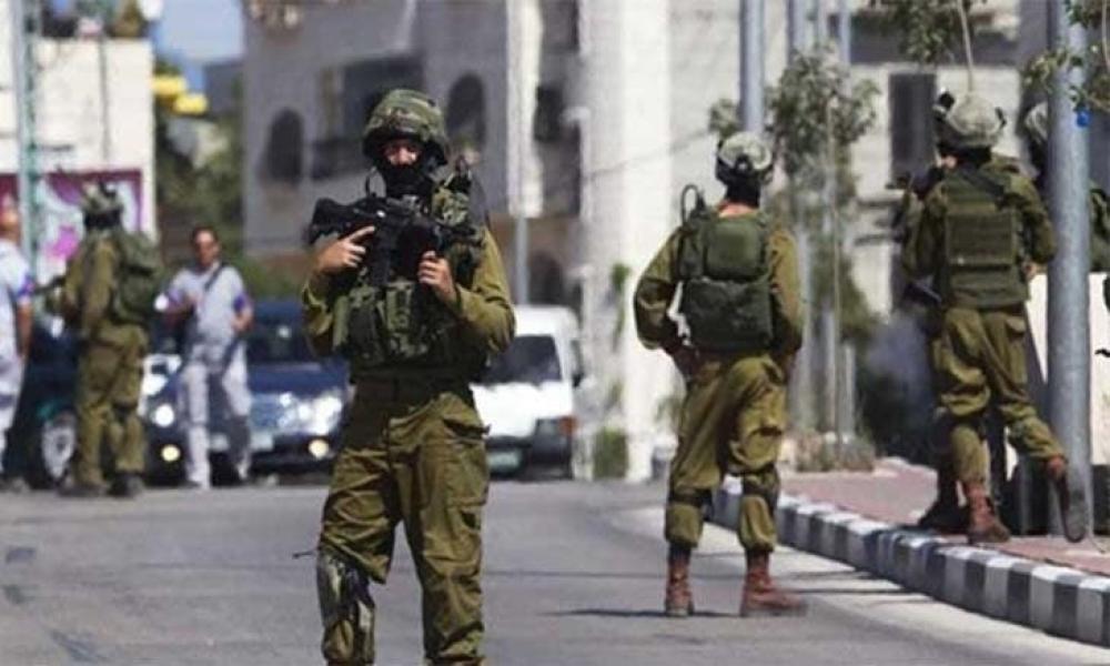 العدو الصهيوني يحتجز أكثر من 70 طفلًا خلال اقتحام روضة في الخليل