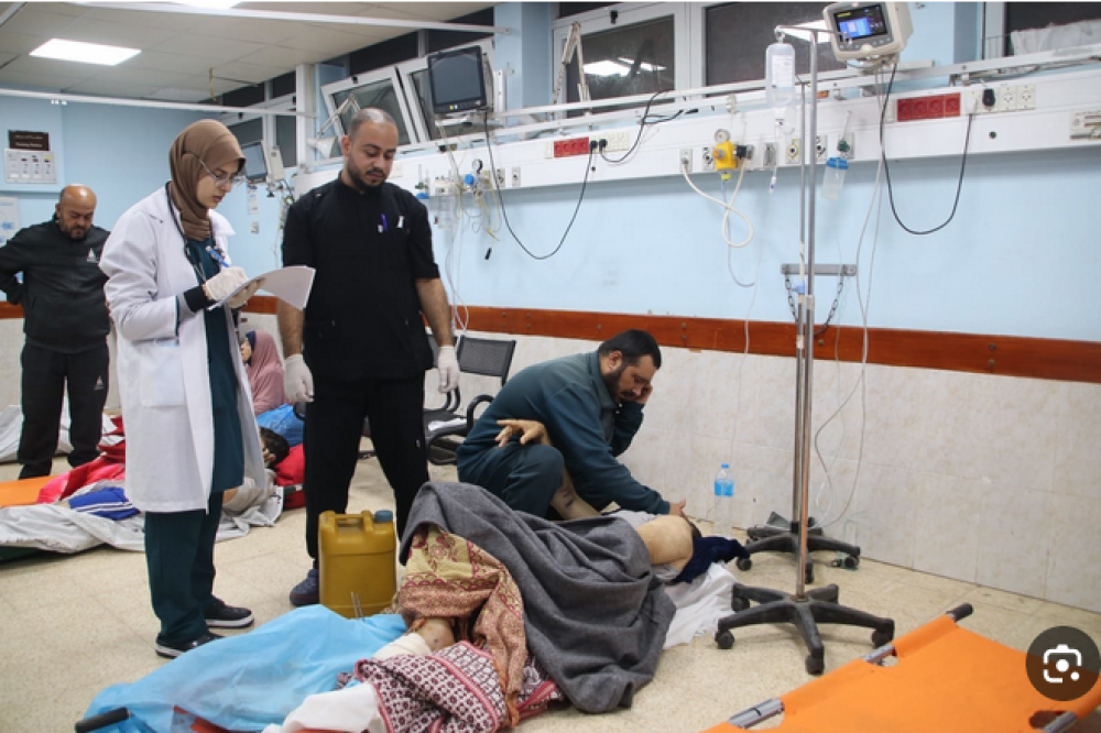 مدير المستشفيات الميدانية بغزة يحذر من ارتفاع الوفيات جراء نفاد الوقود