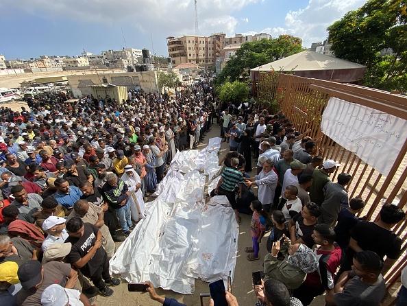 57,575 شهيدًا و136,879 جريحاً منذ بدء حرب الإبادة الصهيونية على غزة