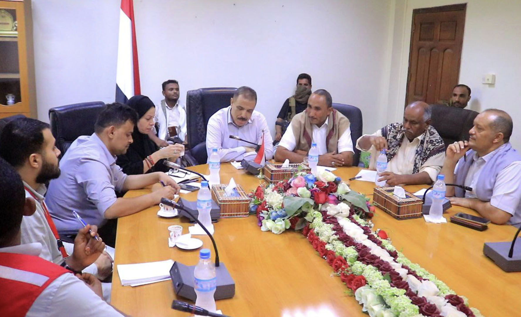 عامر وعطيفي يلتقيان رئيس بعثة اللجنة الدولية للصليب الأحمر