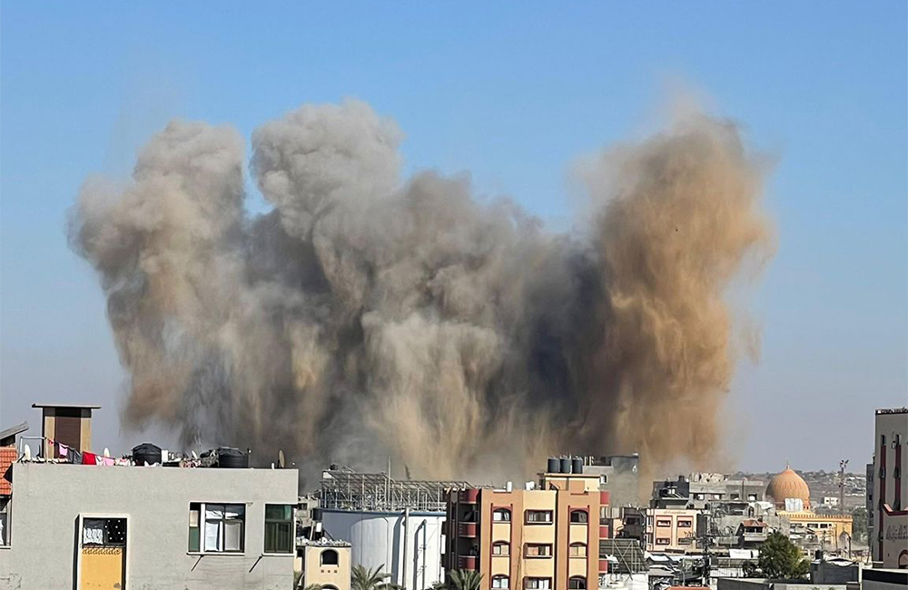 الدفاع المدني بغزة: العدو قصف المنازل على ساكنيها في حي التفاح اليوم بأكثر من 20 قنبلة