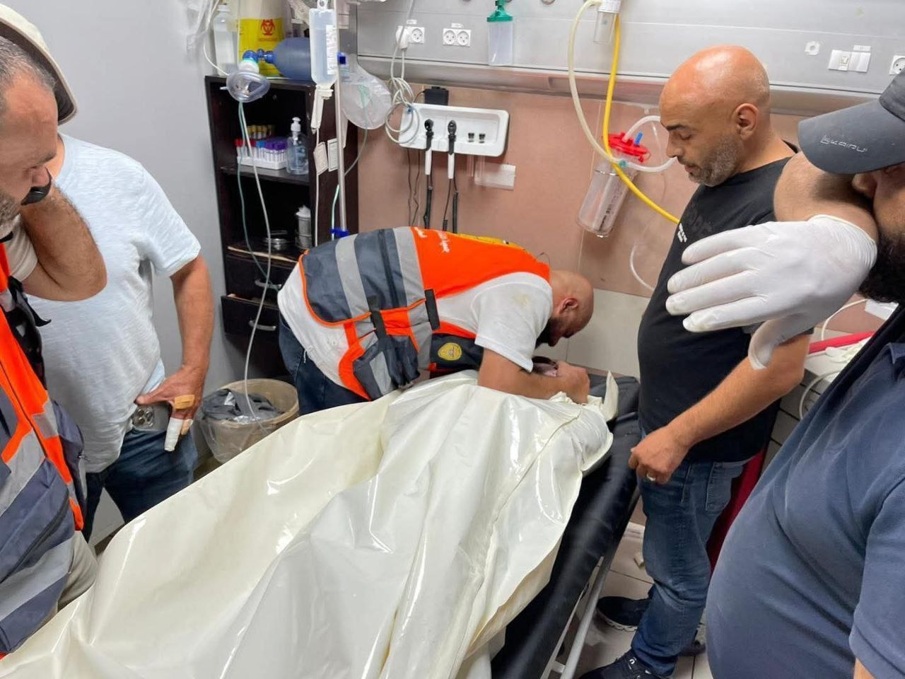 شهداء وجرحي في اعتداءات للمستوطنين الصهاينة على في بلدة سنجل برام الله
