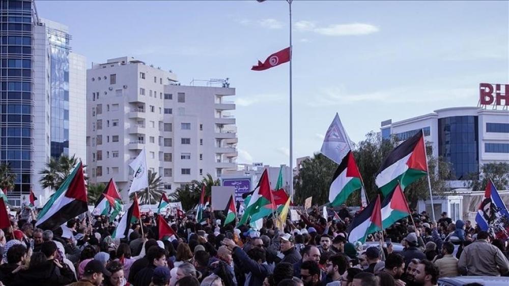 وقفة احتجاجية في تونس تنديداً بجرائم الإبادة الصهيونية في غزة