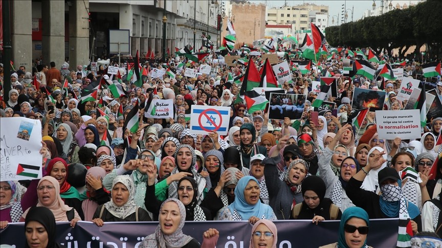 آلاف المغاربة يحتشدون رفضا لتهجير وتجويع الشعب الفلسطيني