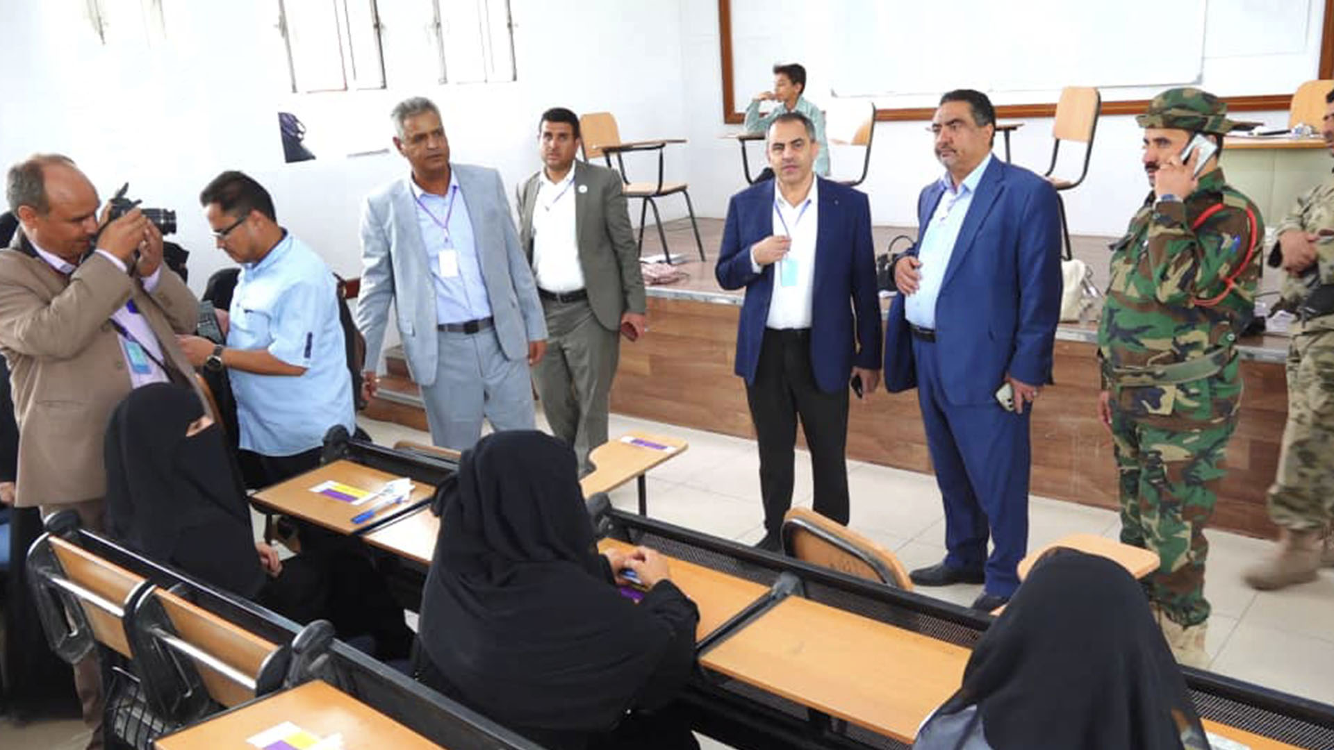 ثلاثة آلاف و710 من الكوادر الطبية والصحية يؤدون امتحان مزاولة المهنة بصنعاء