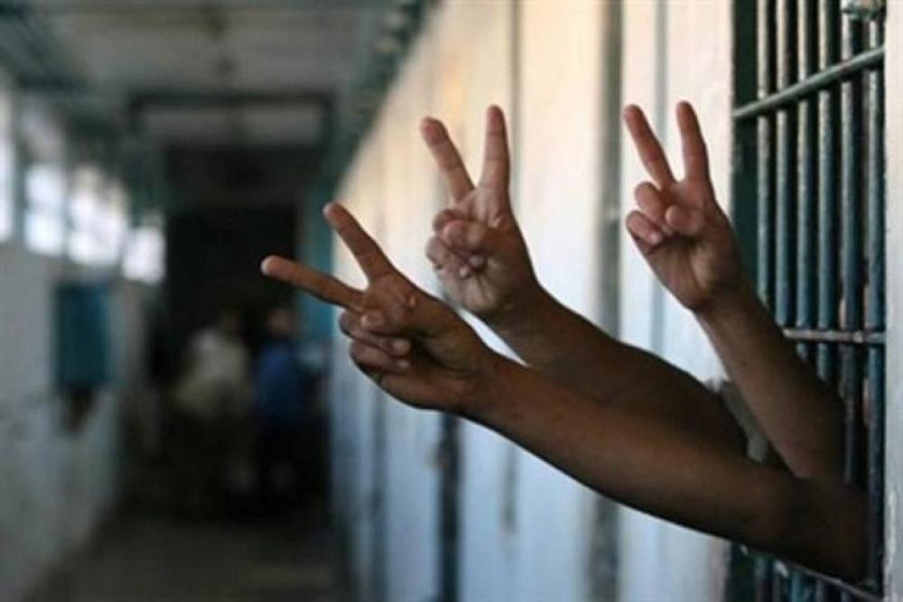 تحذير فلسطيني من كارثة صحية تهدد حياة الأسرى في سجن النقب الصهيوني