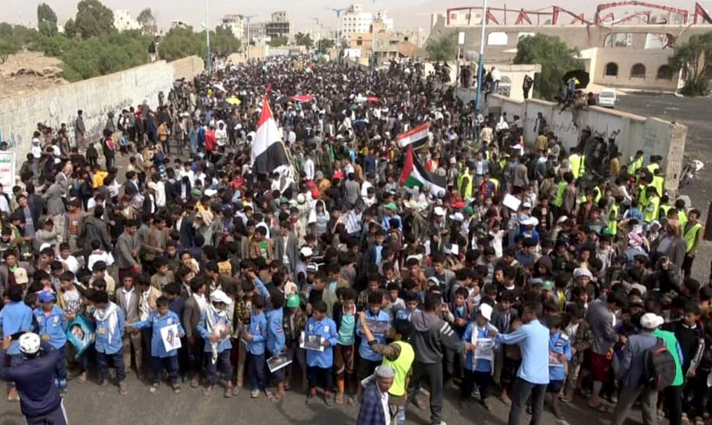 مسيرات طلابية حاشدة بعمران تضامناً مع الشعب الفلسطيني