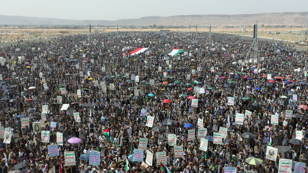 37 مسيرة حاشدة في صعدة تنديدًا بتخاذل الأنظمة العربية ووفاءً لغزة