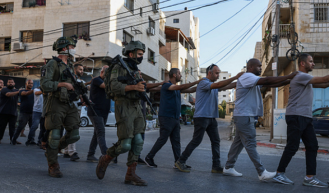 اعتقالات ومداهمات صهيونية وهجمات مستوطنين تتواصل في الضفة والقدس المحتلتين
