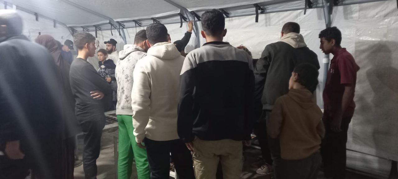 10 إصابات بقصف للعدو الإسرائيلي على مدرسة تؤوي نازحين شرق غزة