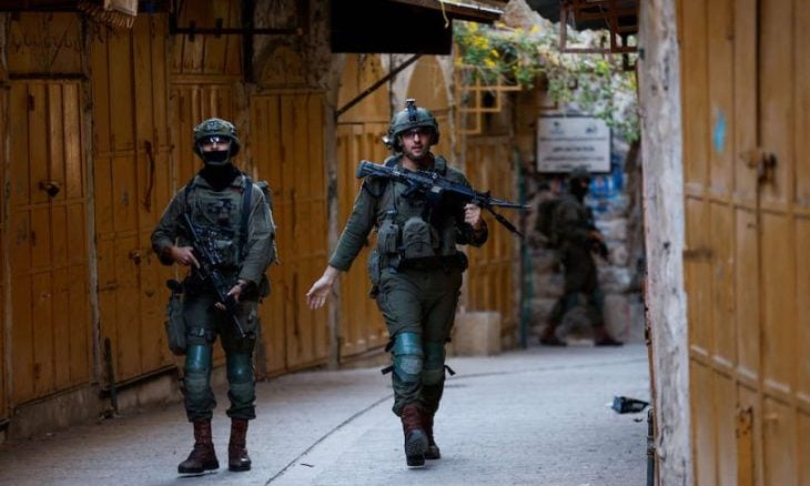 قوات العدو الصهيوني تقتحم فعالية ثقافية في القدس المحتلة وترعب عشرات الأطفال