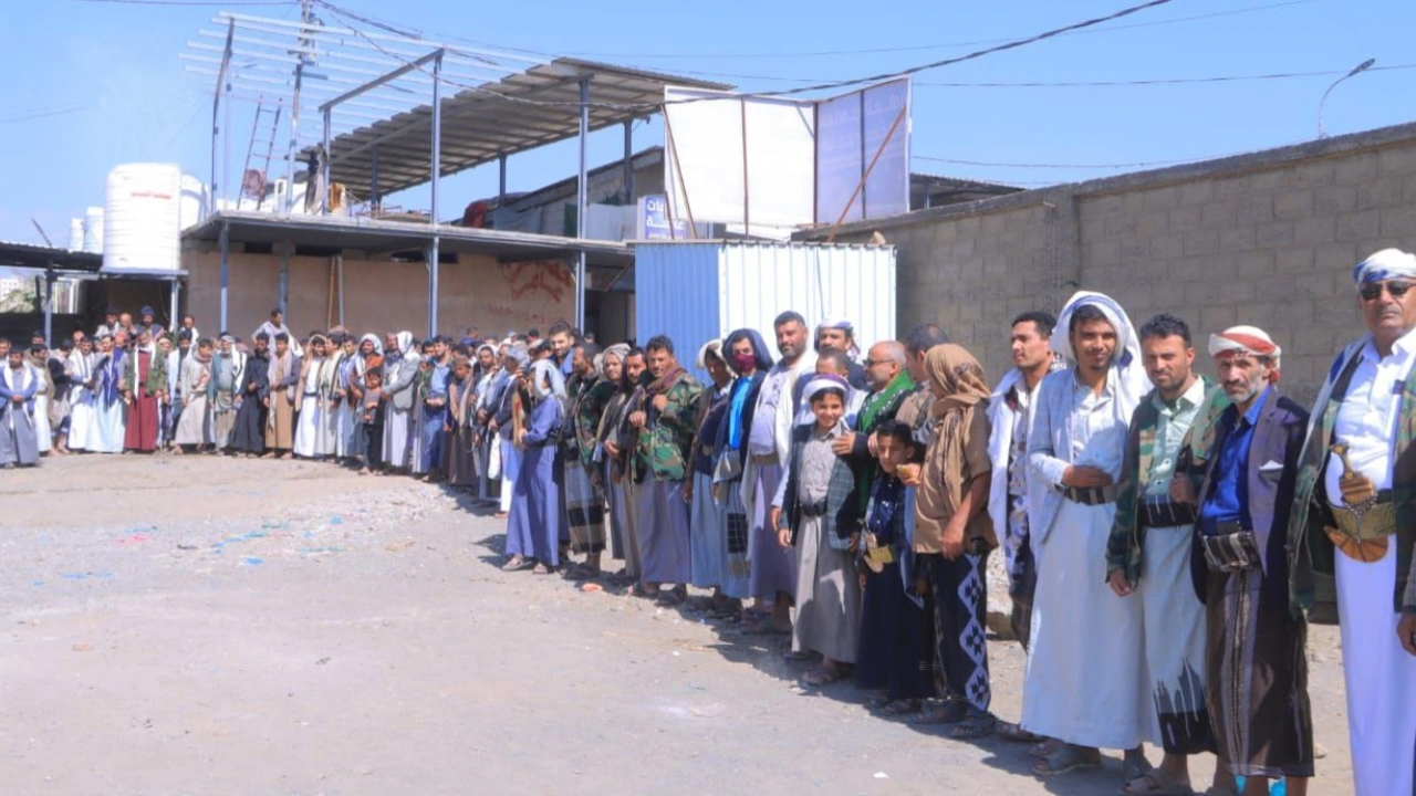 وقفات حاشدة بتعز إعلانا للجهوزية والاستعداد لإفشال مؤامرات العدو وأدواته