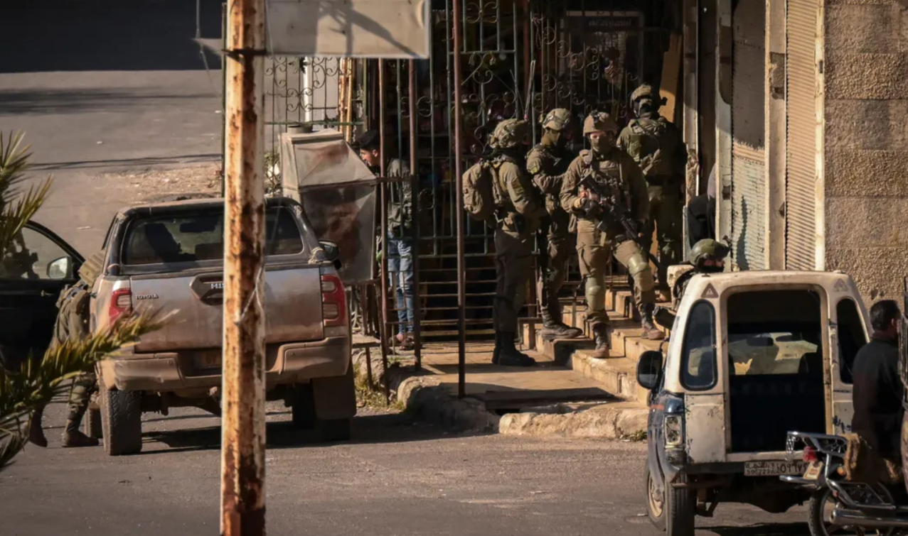 توغل صهيوني جديد في ريف القنيطرة الأوسط وإقامة حاجز للتفتيش