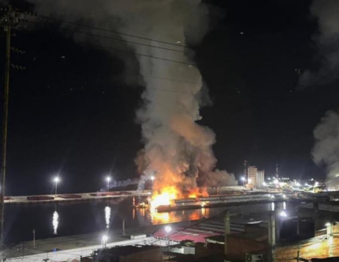 فنزويلا: أضرار جسيمة بميناء "لا جوايرا" التجاري جراء العدوان الأمريكي