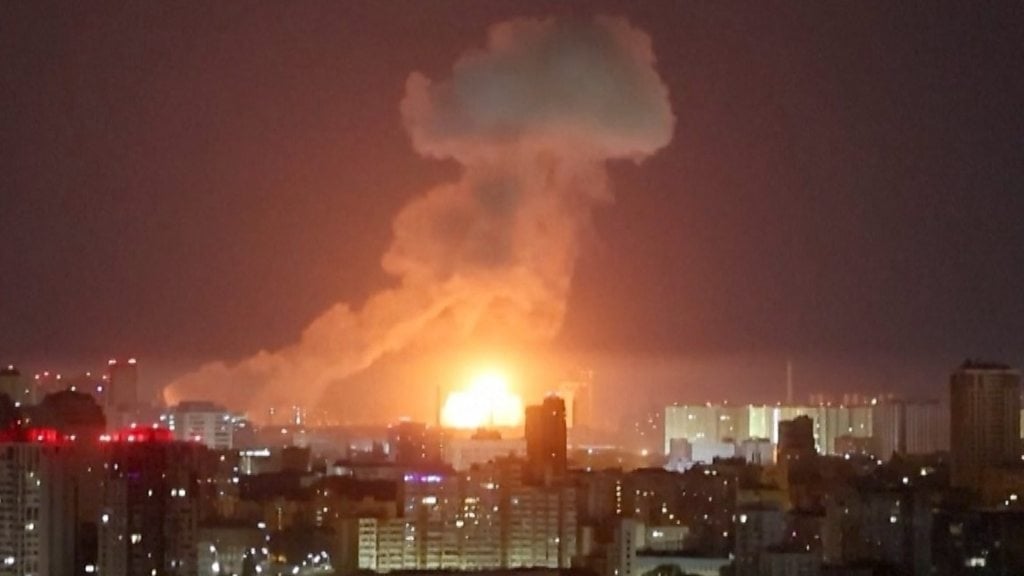 القوات الروسية تدمر منشآت إنتاج الطائرات المسيّرة الأوكرانية رداً على مهاجمة مقر إقامة بوتين