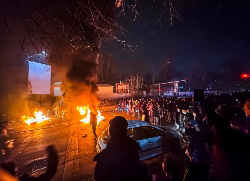 إيران تعلن استشهاد 9 من عناصر الأمن بسبب أعمال الشغب