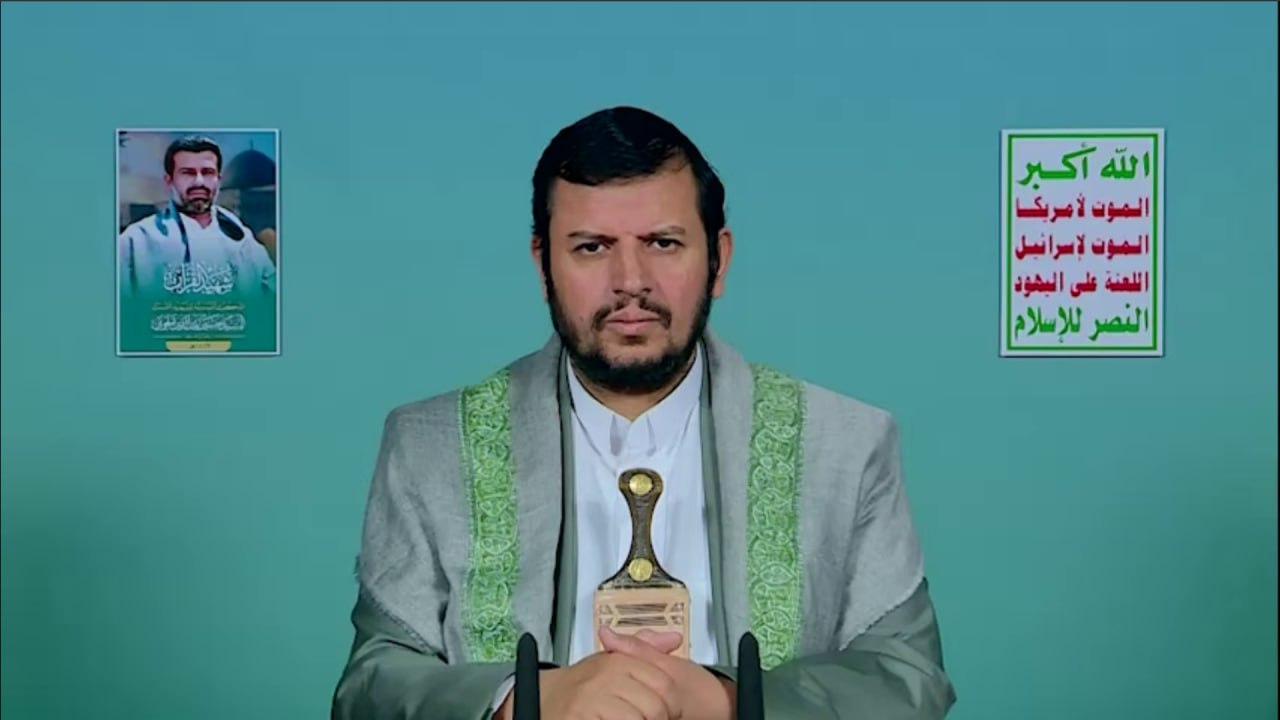 السيد القائد: "الأمريكي فشل في إيران بيقظة ووعي الشعب الإيراني الذي خرج خروجا مليونيا يعبر عن هويته