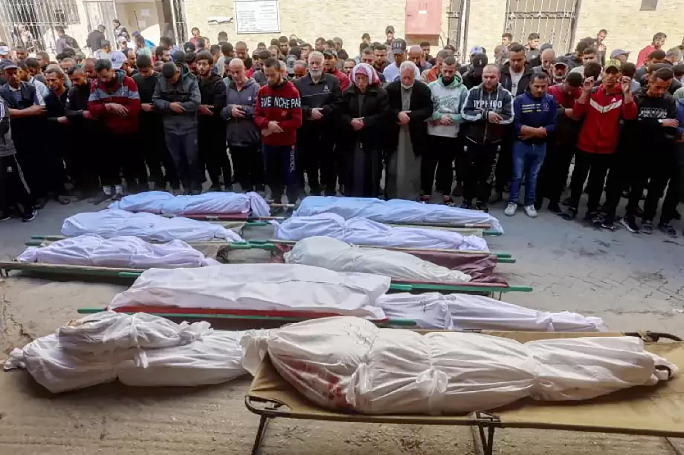 حصيلة الإبادة الصهيونية بغزة تبلغ 71,662 شهيدًا و171,428 إصابة