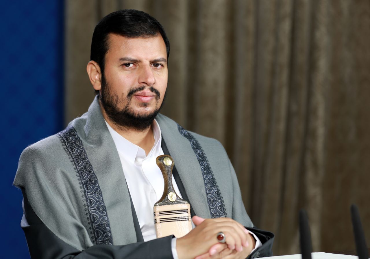 السيد القائد يهنئ الشعب اليمني بمناسبة ذكرى جلاء المارينز الأمريكي ذليلا من العاصمة صنعاء