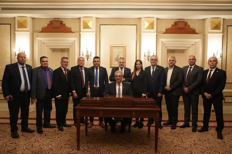 الإعلامي الحكومي بغزة يدعو اللجنة الوطنية لإدارة القطاع للحضور الفوري وتسلم الصلاحيات