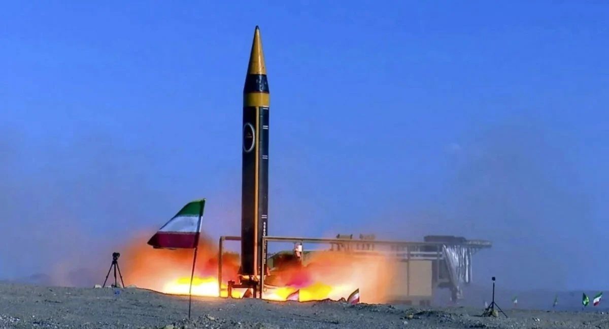 الحرس الثوري يدك قاعدة "الظفرة" ومراكز القيادة والسيطرة للعدو في الموجة الـ53 من "الوعد الصادق 4"