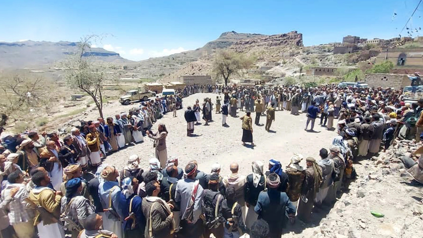 جهود قبلية تنهي قضية قتل بين آل الخضر وآل الصراري في الرضمة بإب