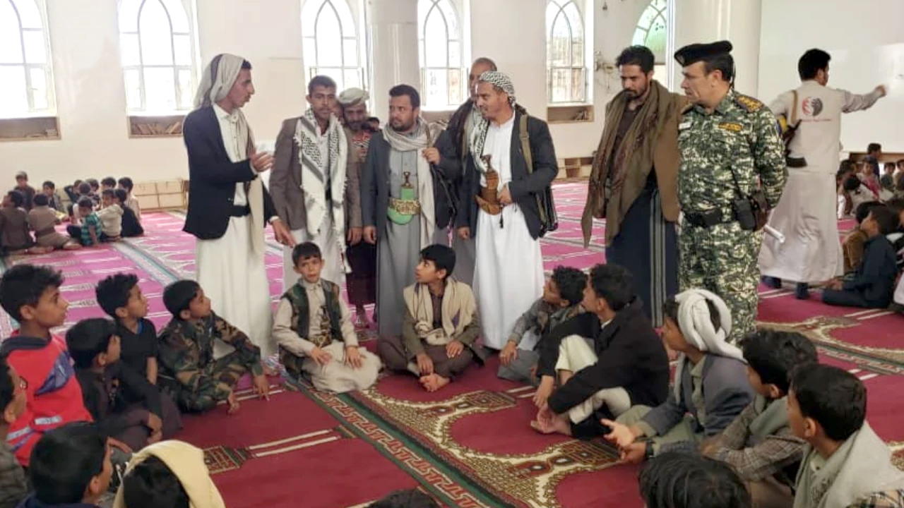 المداني يتفقد سير الدورات الصيفية في مديرية معين بالأمانة