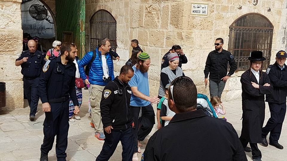 مئات المستوطنين الصهاينة يقتحمون المسجد الأقصى المبارك