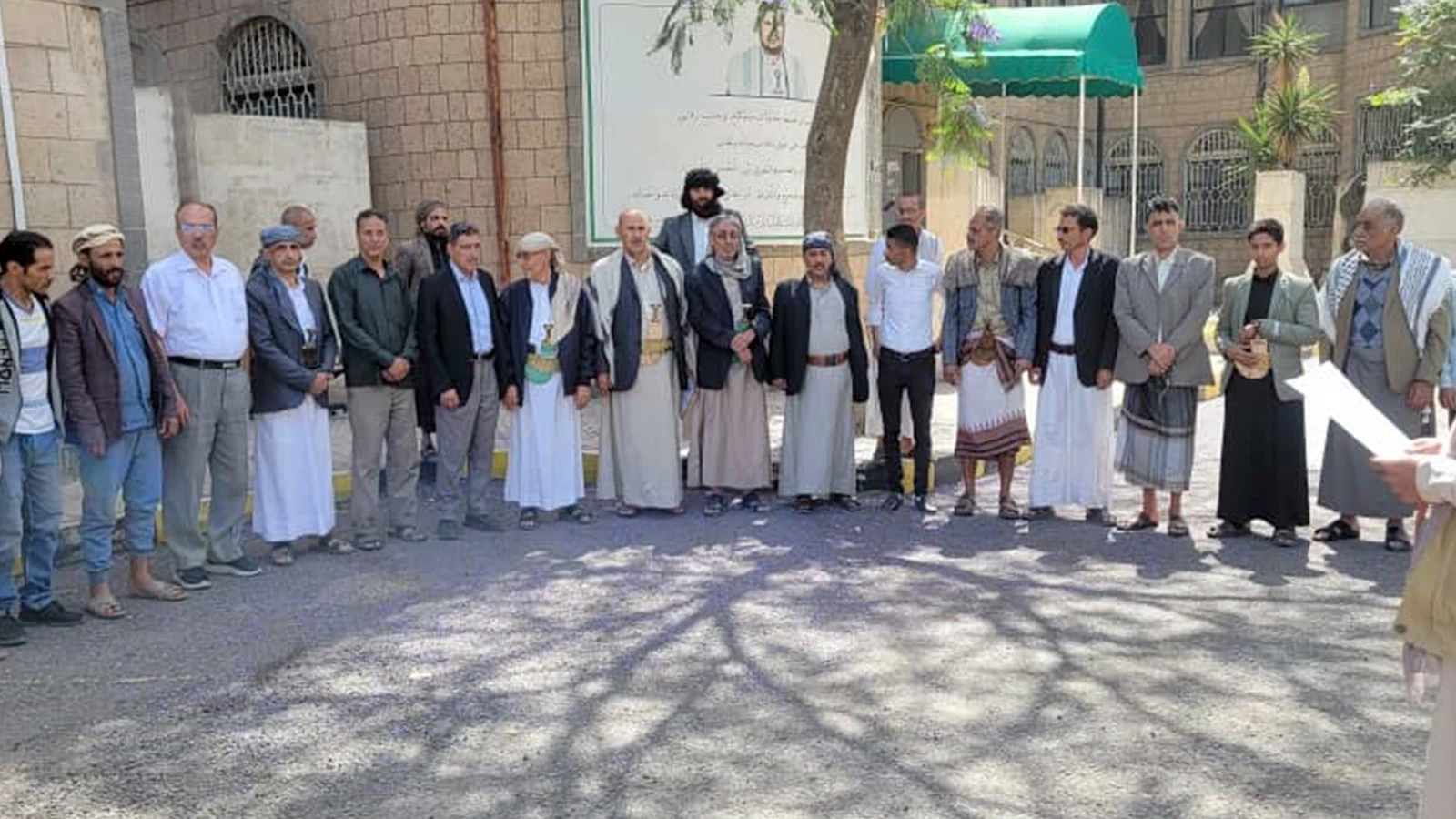 وقفة للجنة العليا للانتخابات استجابة لدعوة السيد القائد لتعزيز الجهوزية