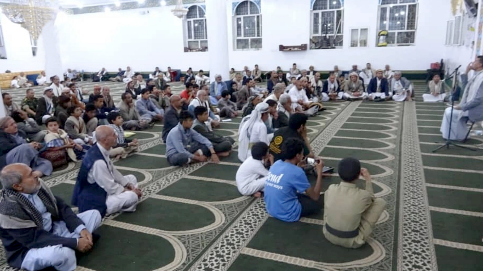أبناء مديرية شعوب بالأمانة يحيون ذكرى استشهاد الإمام زيد