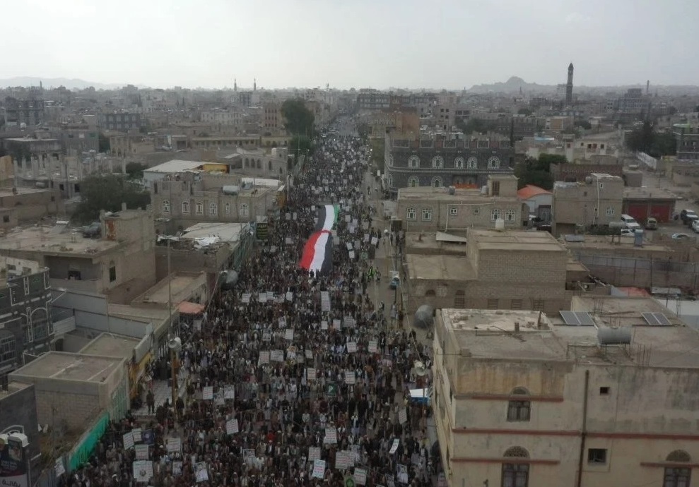 مسيرة في ذمار مباركة لإعلان حظر الملاحة البحرية على العدو السعودي