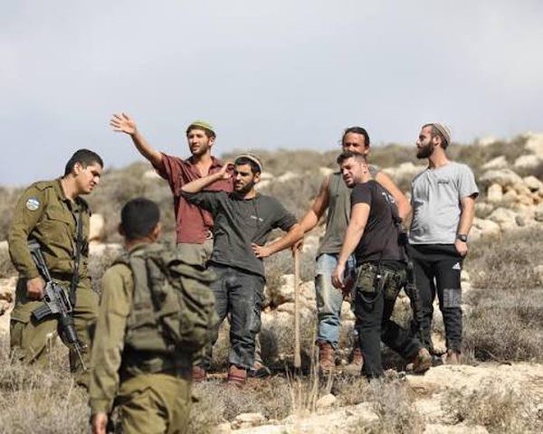 تصعيد بالضفة والقدس: مداهمات واعتقالات وهجمات للمستوطنين الصهاينة