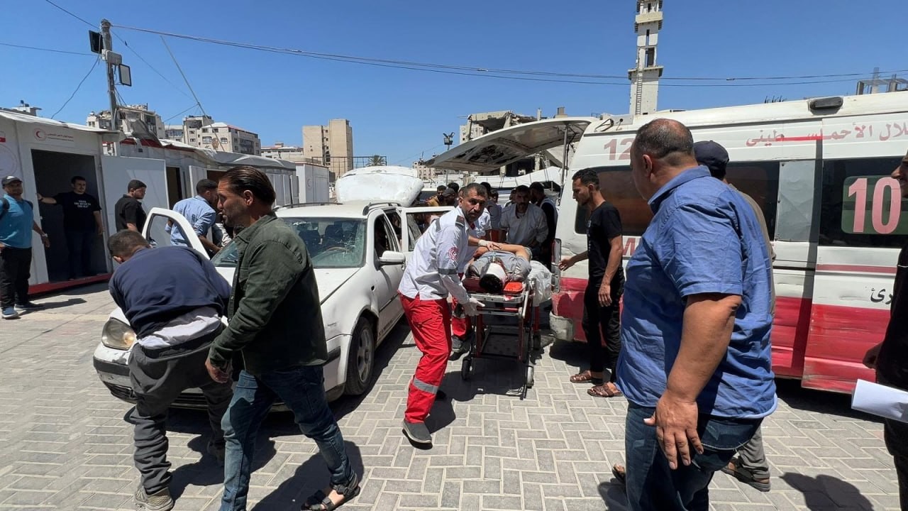 شهيدان وجرحى في قصف صهيوني استهدف مواطنين قرب مستشفى اليمن السعيد بجباليا