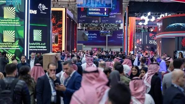 تباطؤ مؤشرات القطاع الخاص غير النفطي السعودي وتراجع الثقة بشأن بيئة الأعمال
