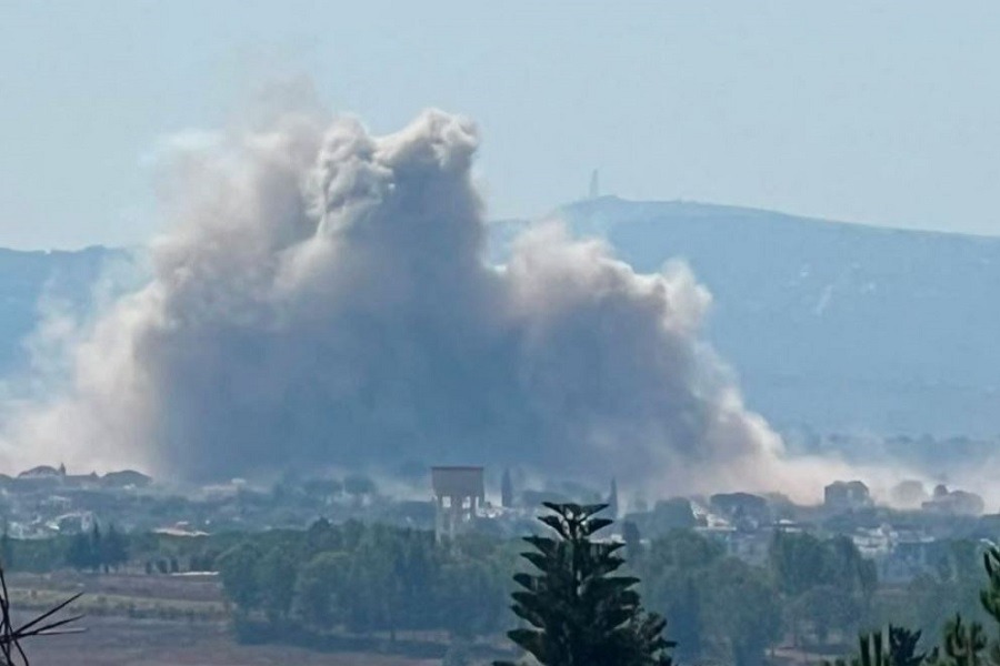 العدو يواصل اعتداءاته جنوب لبنان: غارات وحرق وتفجير منازل وقصف مدفعي