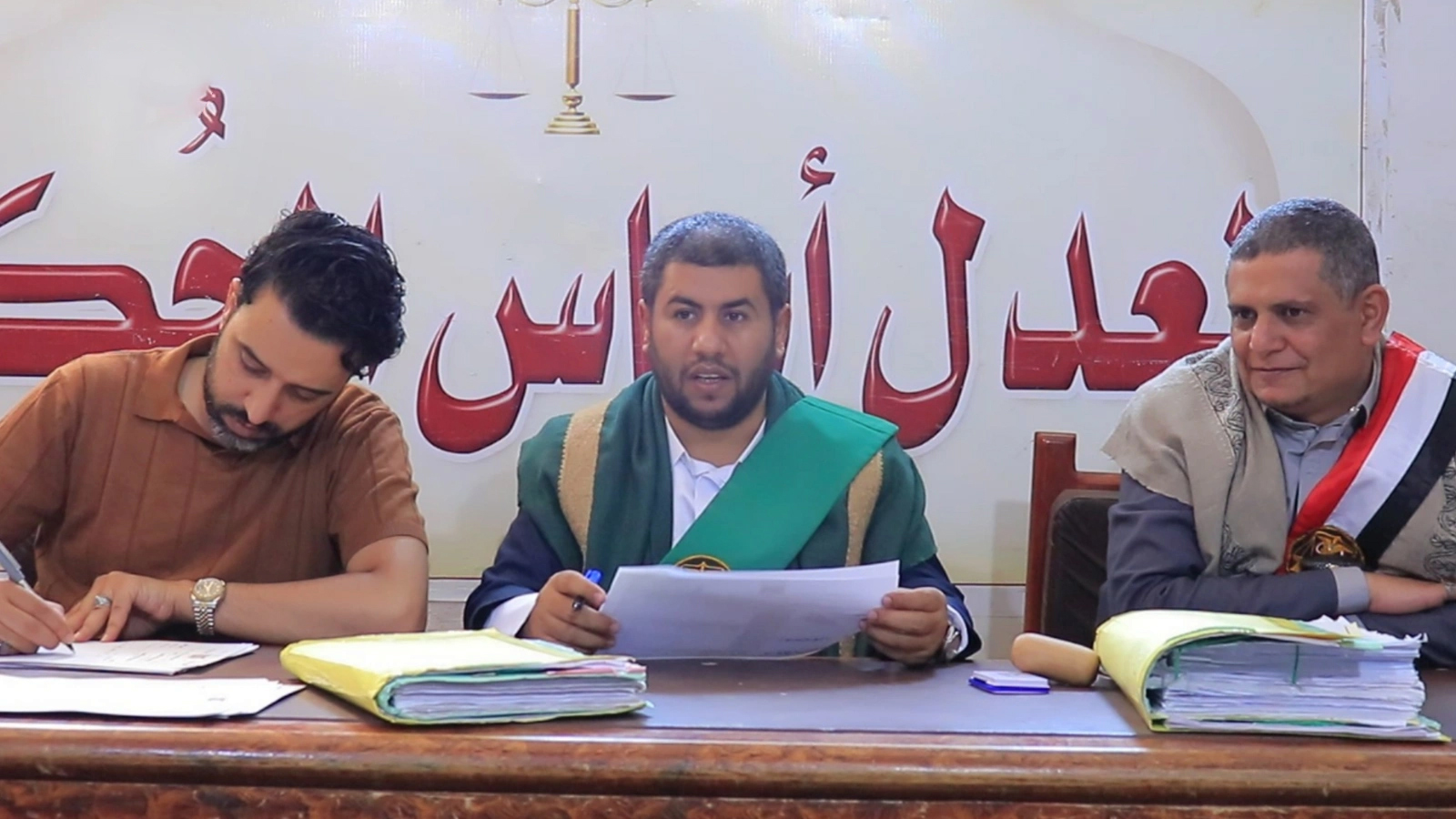 المحكمة الجزائية المتخصصة بالأمانة تستمع إلى رد النيابة في قضية جرائم قتل وحرق