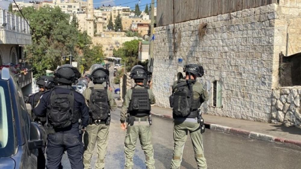 قوات العدو الصهيوني تقتحم بلدة بدو شمال غرب القدس