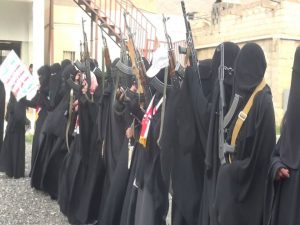 وقفة إحتجاجية للقطاع النسائي بسنحان تأييداً للإتفاق السياسي بين المكونات الوطنية